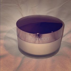 Laura Mercier Powder